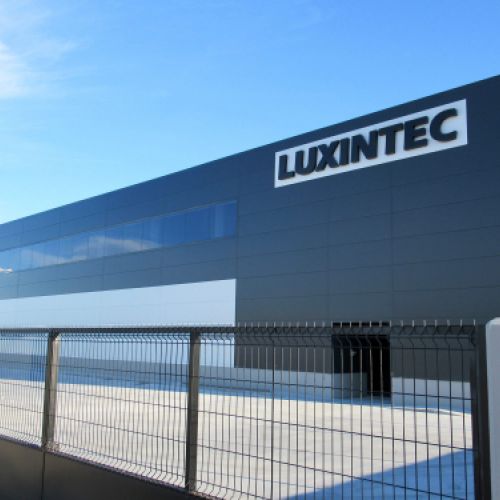 Ventanas y cerramientos en nave exterior Luxintec